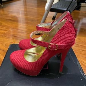 Red Snake platform heels size 6